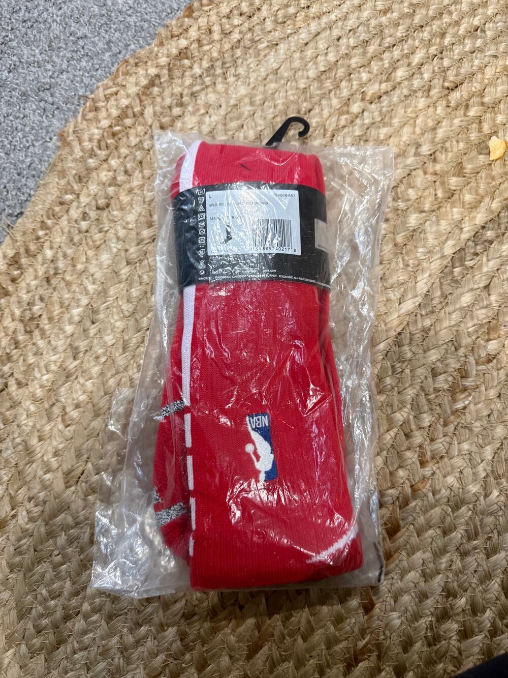 Nike NBA knee high basketball socks in red size large - NEW